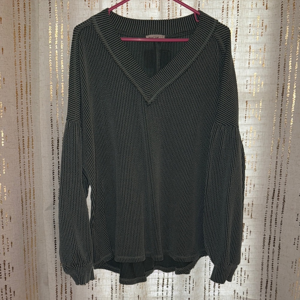 Boutique Brand V-Neck Sweater in Forest Green